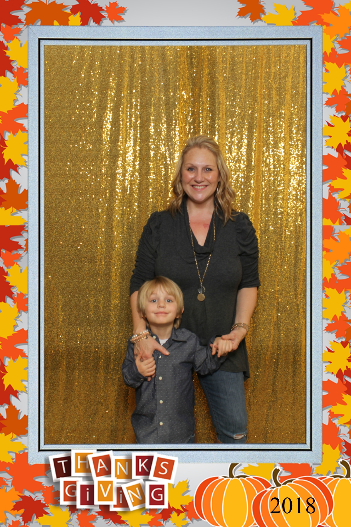 Thanksgiving 2018 | View more photos from the event at gallery.niknoxphotobox.com/u/NiKnox-Photo-Box/Thanksgiving-2018